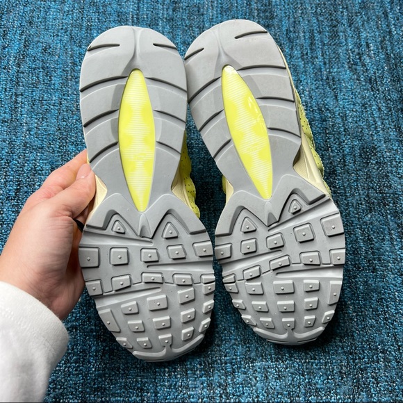 Nike Air Max 95 SE GS Citron Yellow Sneakers - Picture 6 of 7